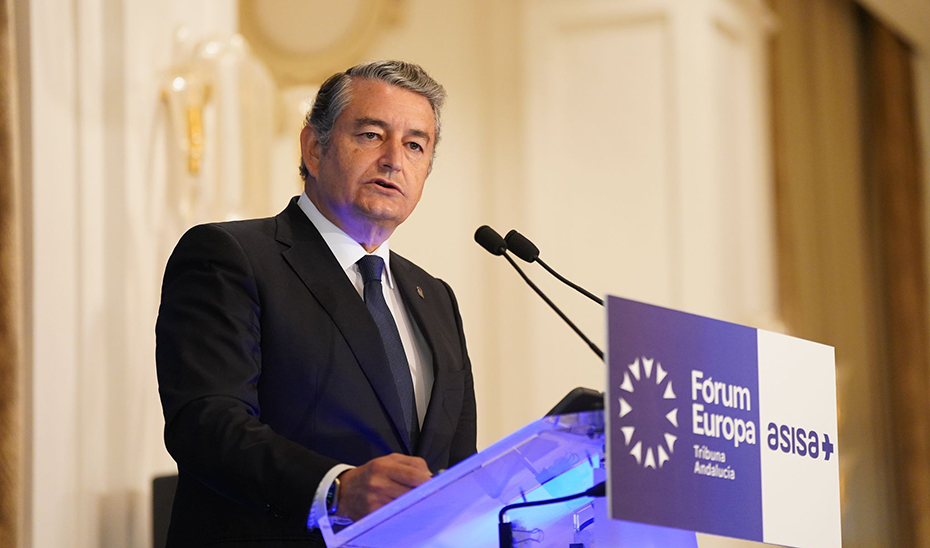 
			      El consejero de la Presidencia, Antonio Sanz, durante su intervención en el Fórum Europa Tribuna de Andalucía, celebrado en Málaga.			    
			  